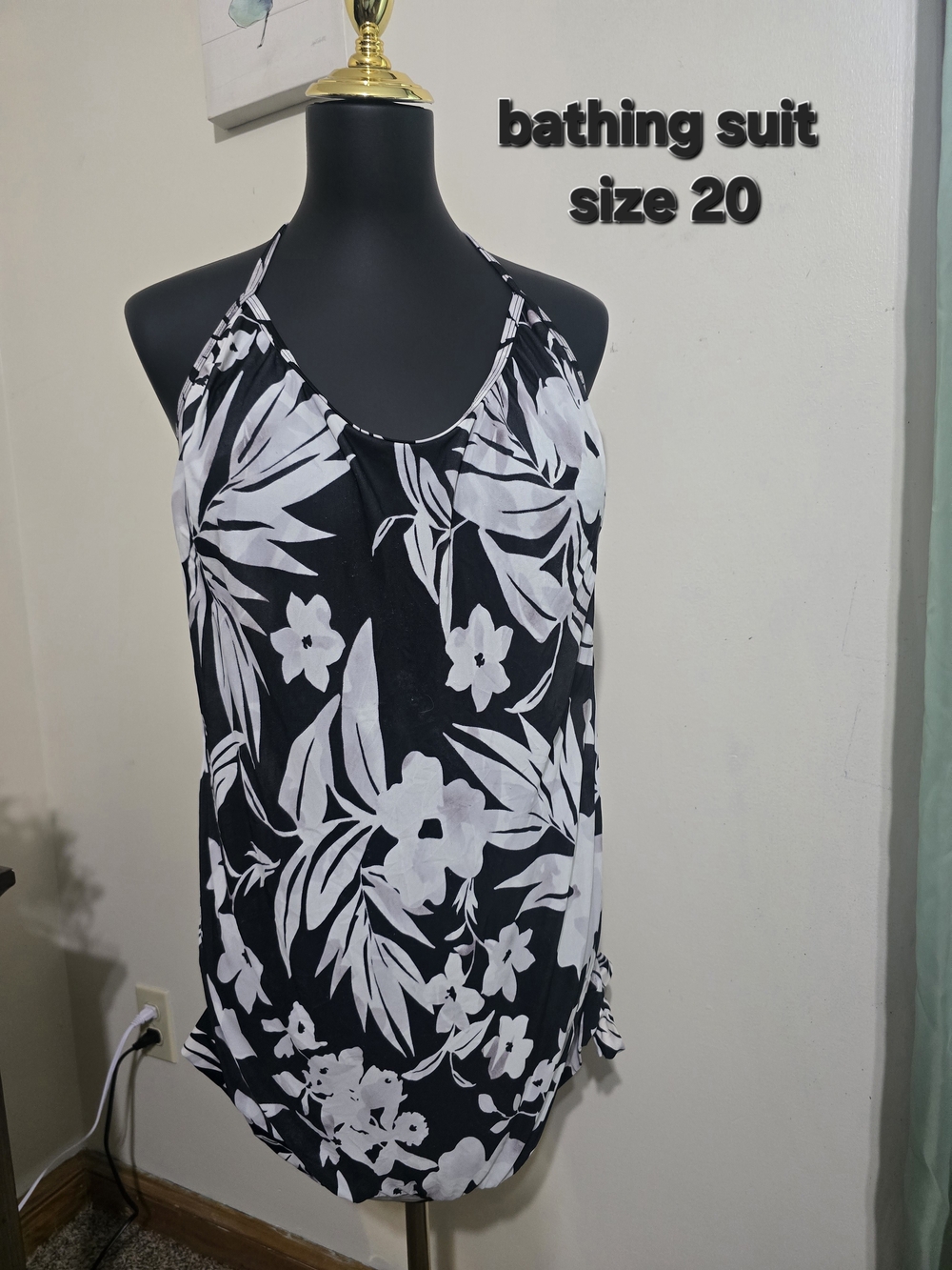 Black & White Floral Halter Swim Top - Size 20